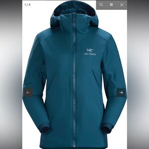 COPY - Arc’teryx Atom LT insulated hoodie women. Size XL. Color Timelapse blue.